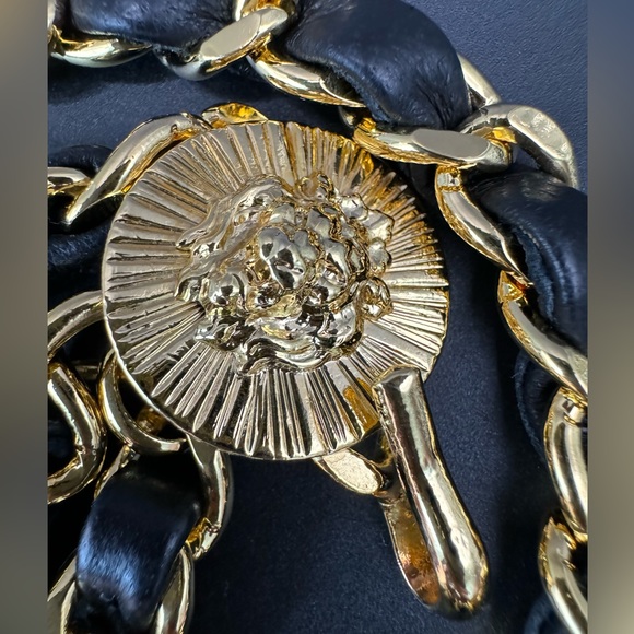 ‼️FINAL PRICE‼️LOT 395 24K gold plated Chanel leather chain belt/necklace RUNWAY - Picture 9 of 15